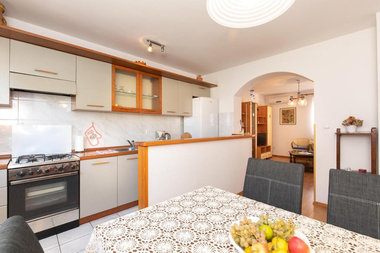 2-Bedroom Krk Apartment - Near Krk Beaches & Town! Krk Town Exterior photo